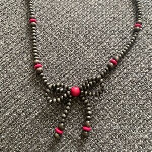 Chic Black and Pink Beaded Necklace